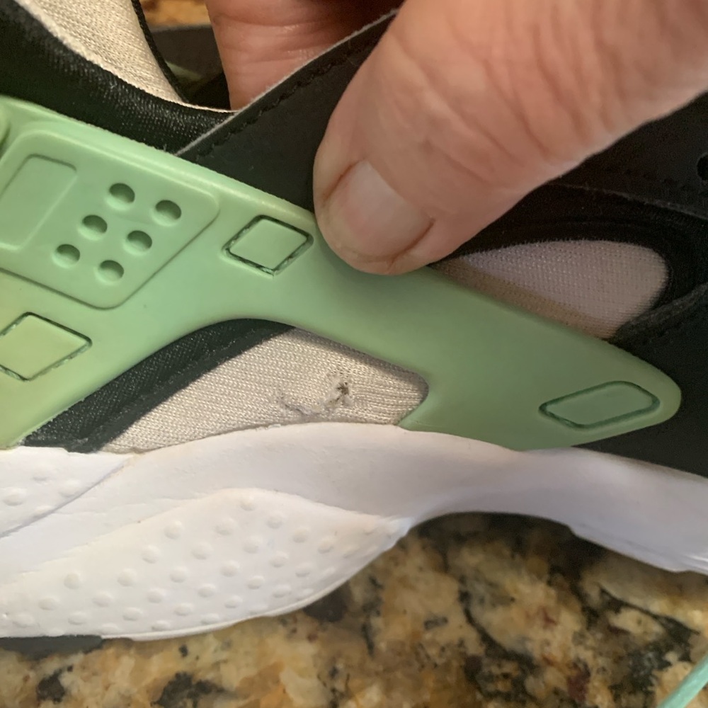 Nike Huarache Black and Green Sneakers with Mesh Upper - Picture 9 of 9